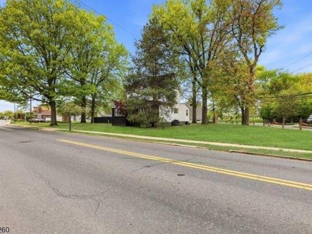 House for sale in Bloomfield, New Jersey