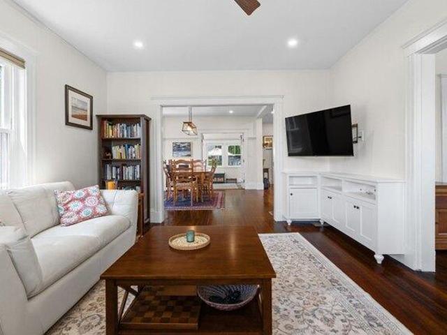 House for sale in Clarendon Hills, Boston