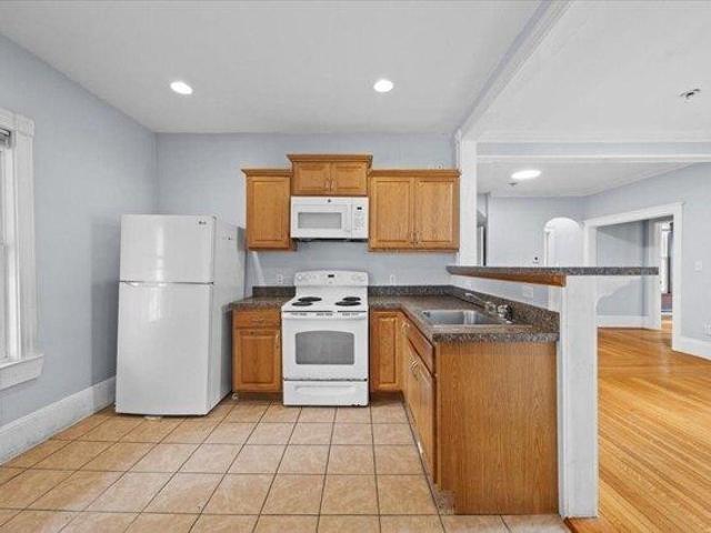 House for sale in Clifton Heights, Brockton