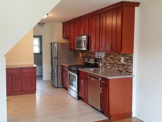 House for sale in The Bronx, Arverne