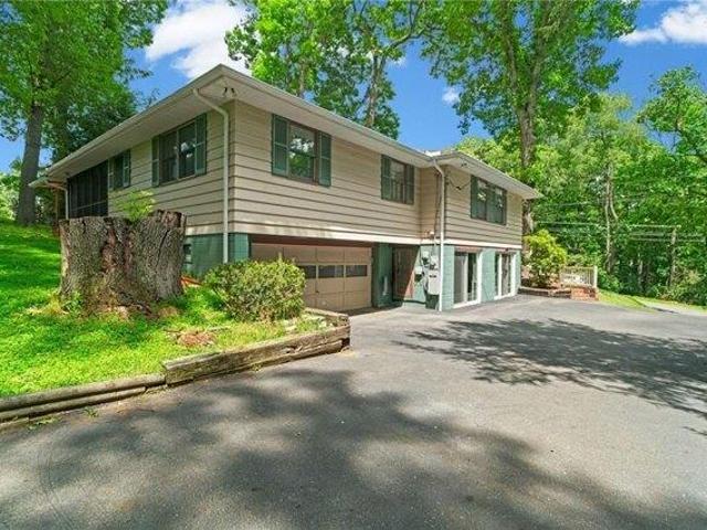House for sale in Lyndora, Pennsylvania