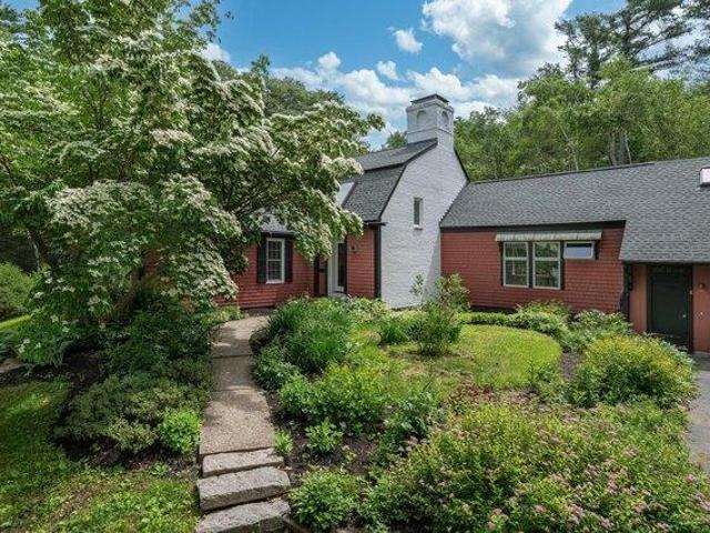 House for sale in Cape Elizabeth, Maine