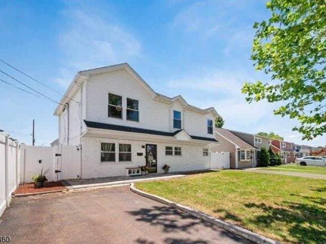 House for sale in Carteret, New Jersey