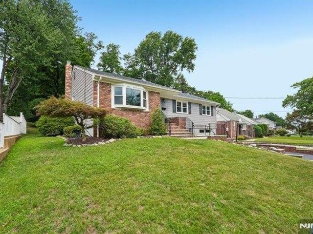 House for sale in Cedar Grove, New Jersey