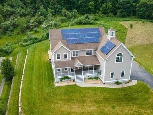 House for sale in Charlton