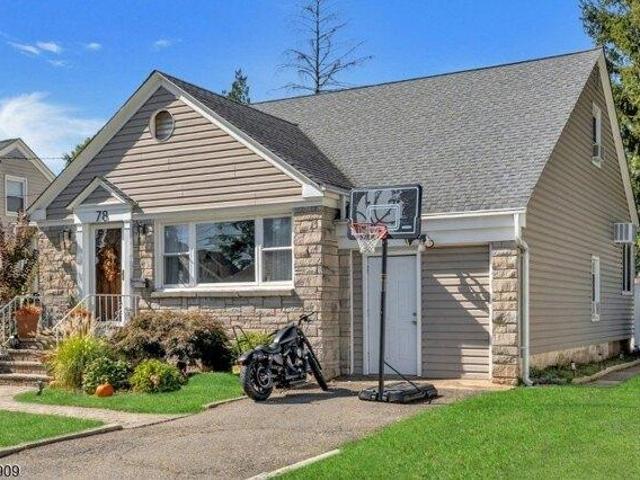 House for sale in Clark, New Jersey