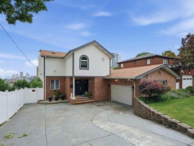 House for sale in Cliffside Park, New Jersey
