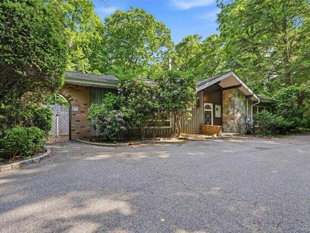 House for sale in Huntington, New York