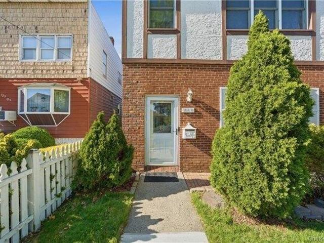House for sale in Queens, Arverne
