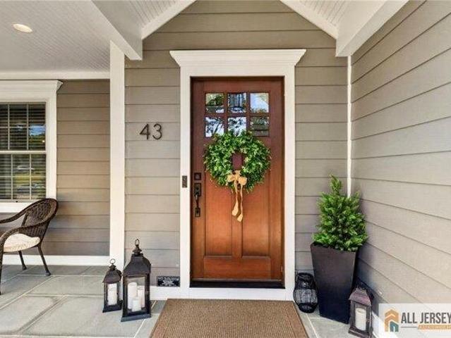 House for sale in Avenel, New Jersey