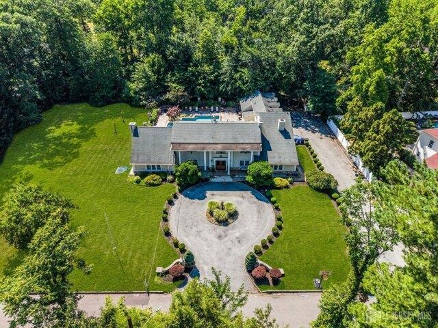 House for sale in Avenel, New Jersey