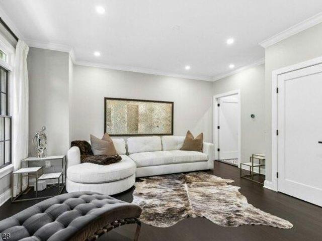 House for sale in Cranford, New Jersey
