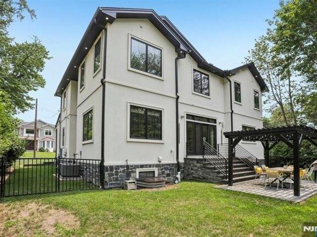 House for sale in Cresskill, New Jersey