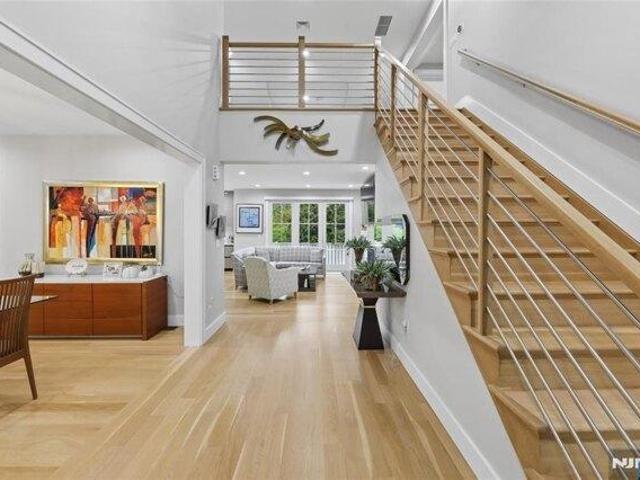 House for sale in Cresskill, New Jersey