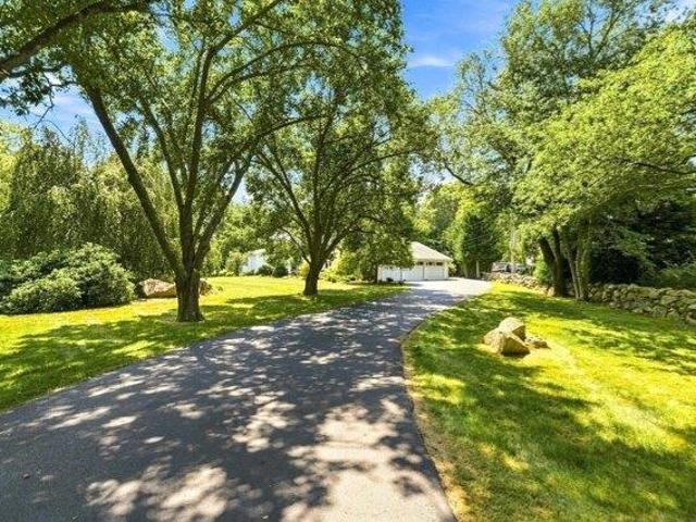 House for sale in South Dartmouth, Dartmouth