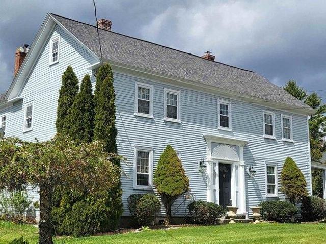 House for sale in Deerfield Center, Deerfield