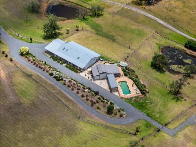 House for sale in Victoria