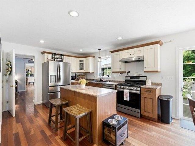 House for sale in Dracut, Massachusetts