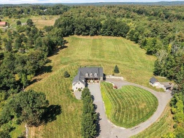 House for sale in Dracut, Middlesex County