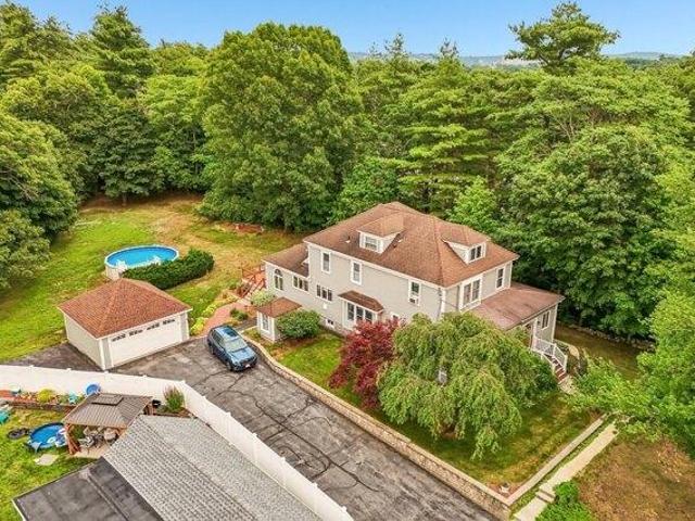 House for sale in Dracut, Middlesex County