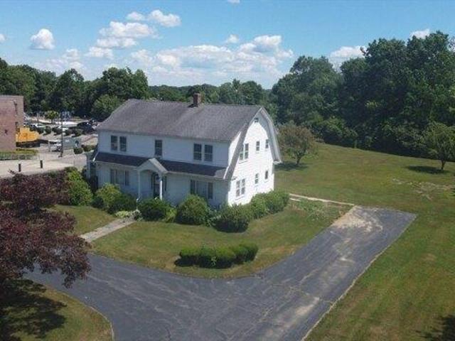 House for sale in Dudley, Massachusetts