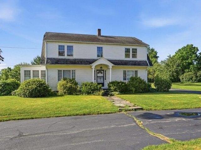 House for sale in Dudley, Massachusetts