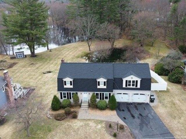 House for sale in Dudley, Massachusetts