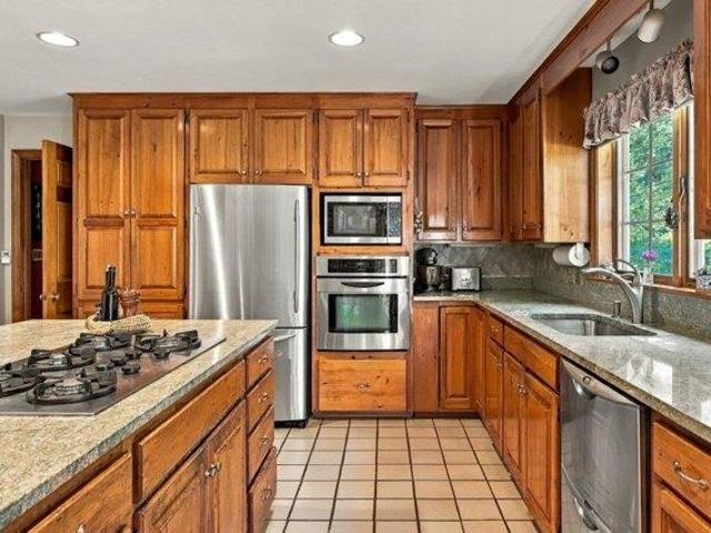 House for sale in Durham, Strafford County