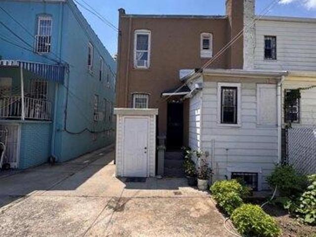 House for sale in Queens, Arverne