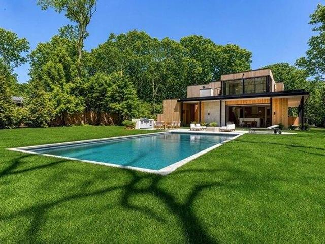 House for sale in Wainscott, New York