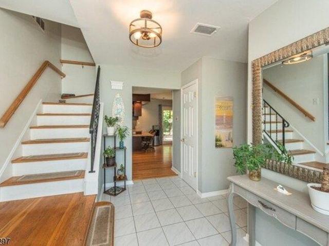 House for sale in East Hanover, New Jersey