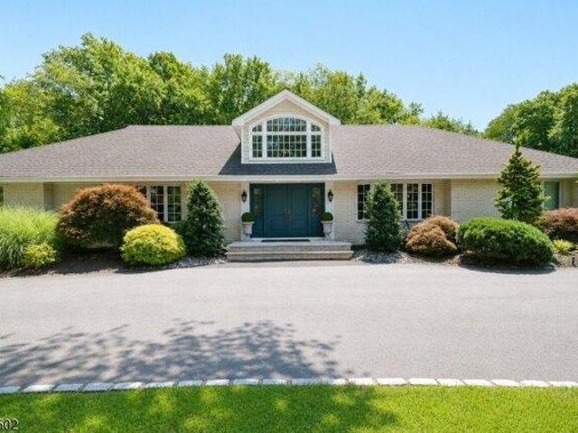 House for sale in East Hanover, New Jersey