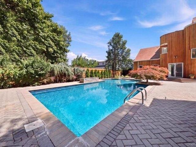 House for sale in Huntington, New York