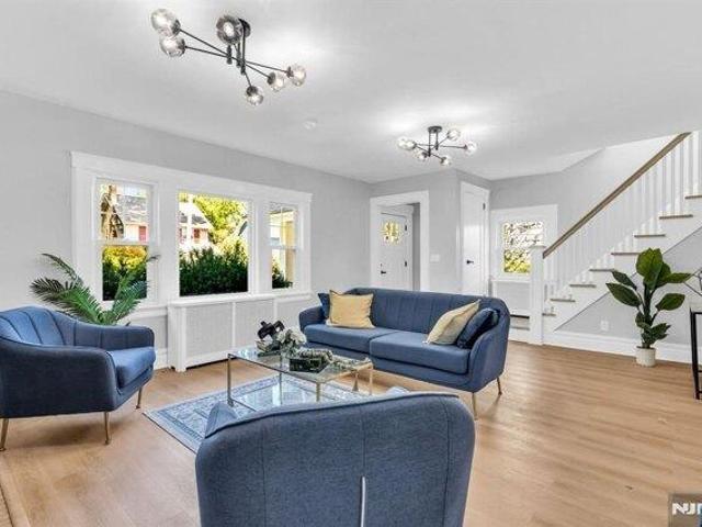 House for sale in East Orange, Essex County