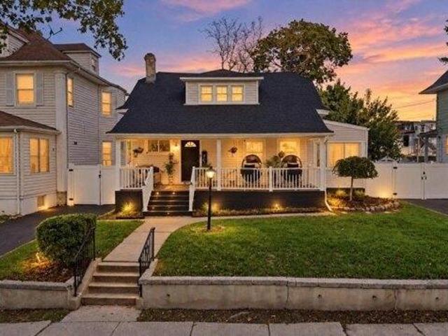 House for sale in East Orange, Essex County