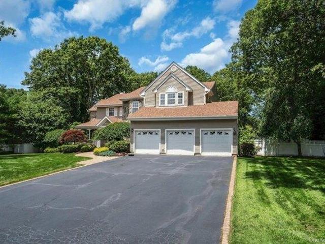 House for sale in Centereach, New York