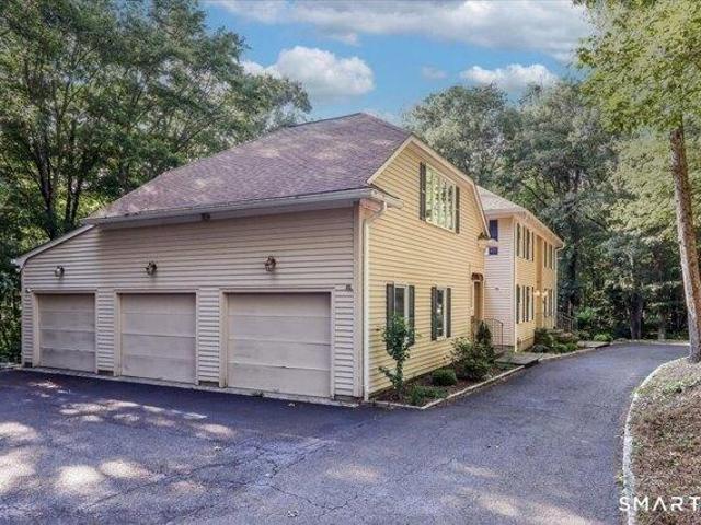 House for sale in Easton, Connecticut