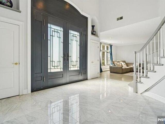 House for sale in Englewood Cliffs, New Jersey