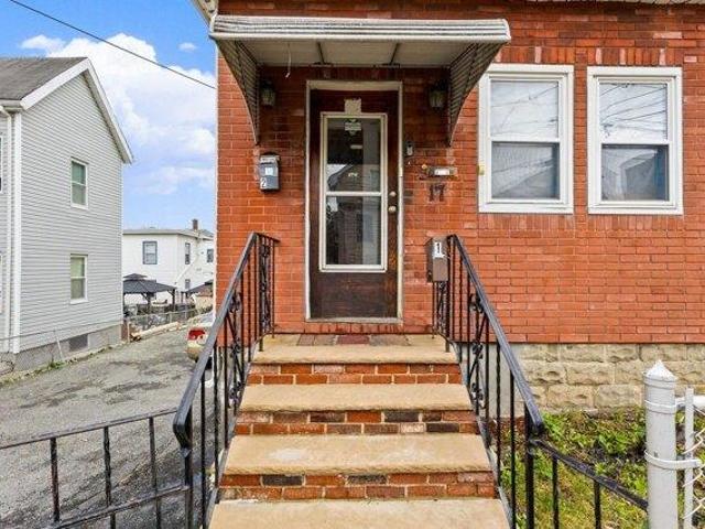 House for sale in Glendale, Everett