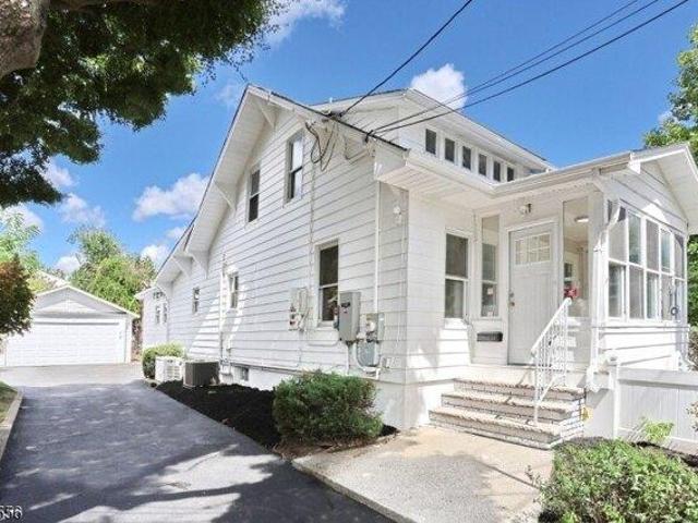 House for sale in Fair Lawn, New Jersey