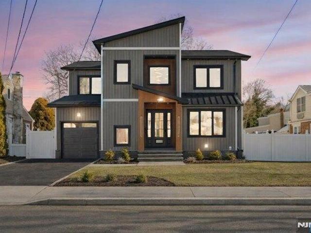 House for sale in Fair Lawn, New Jersey