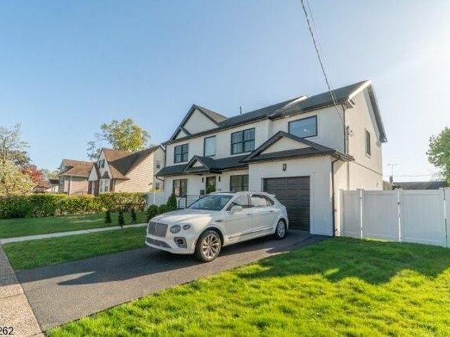 House for sale in Fair Lawn, New Jersey