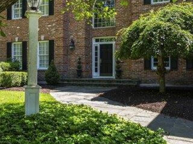 House for sale in Farmington, Connecticut