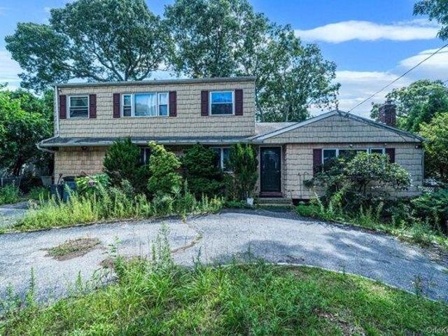 House for sale in Centereach, New York