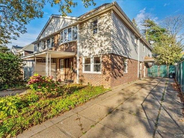 House for sale in Queens, Arverne