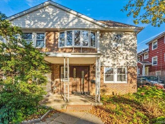 House for sale in Queens, Arverne