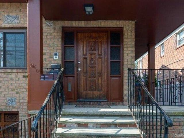 House for sale in Queens, Arverne