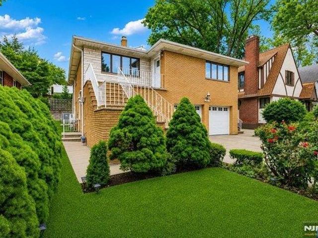 House for sale in Fort Lee, New Jersey