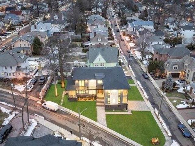 House for sale in Fort Lee, New Jersey