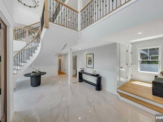 House for sale in Franklin Lakes, New Jersey